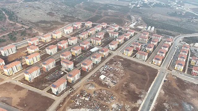 HATAY İLİ HASSA İLÇESİ AŞAĞIKARAFAKILI MAHALLESİ 1.ETAP 1007 ADET KONUT (+9 KD) İNŞAATI İLE ALTYAPI VE ÇEVRE DÜZENLEMESİ İŞİ