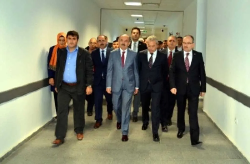 Construction de l’Hôpital de Recherche et de Formation de Tekirdağ de 200 lits Ministre de la Santé Mehmet Müezzinoğlu